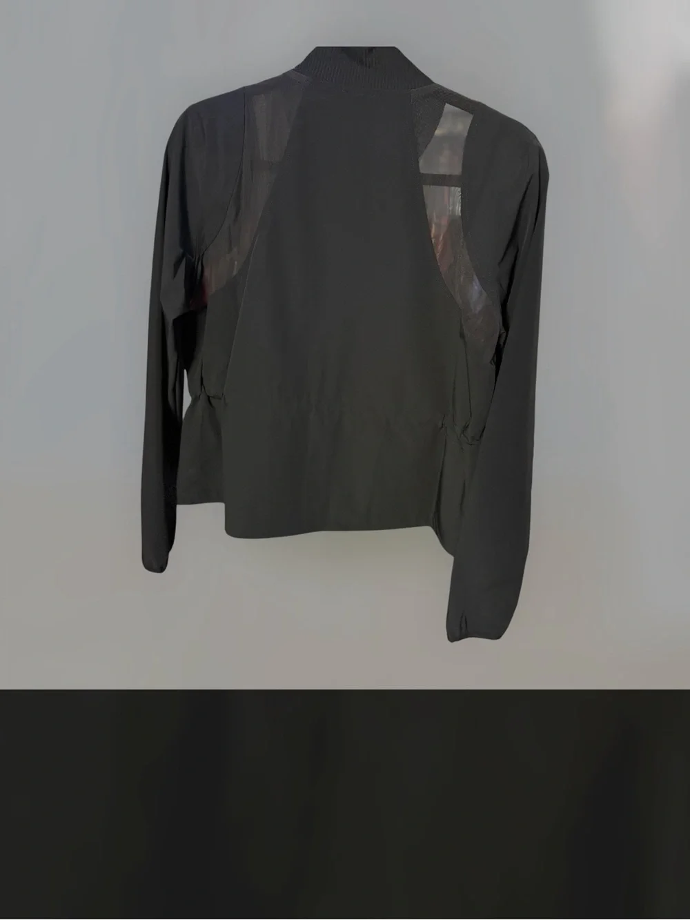 Lululemon Mesh-Ventilated Tennis
Jacket
Black - Picture 5 of 6